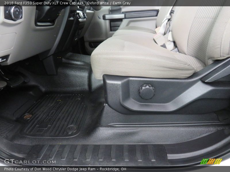 Oxford White / Earth Gray 2018 Ford F350 Super Duty XLT Crew Cab 4x4