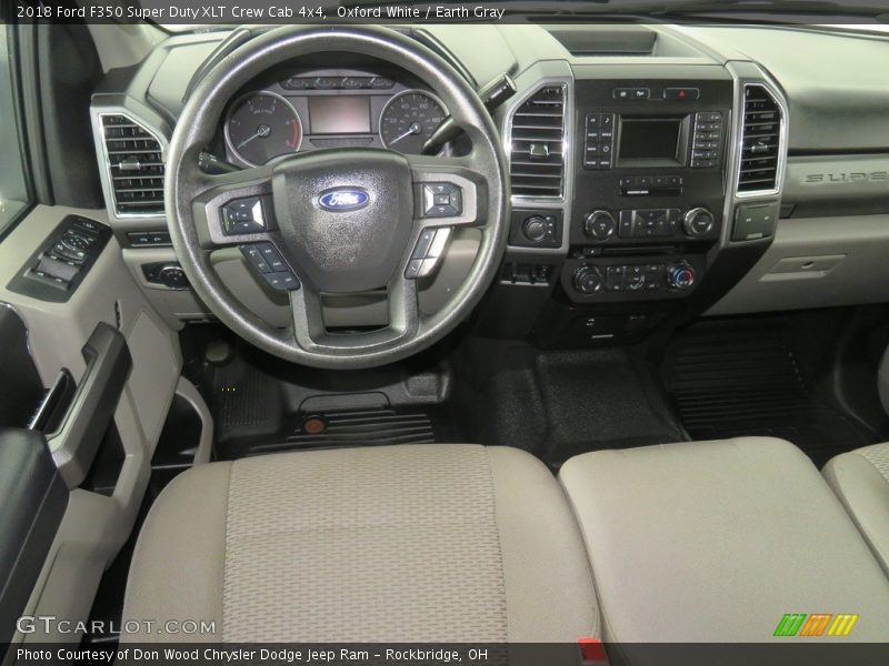 Oxford White / Earth Gray 2018 Ford F350 Super Duty XLT Crew Cab 4x4
