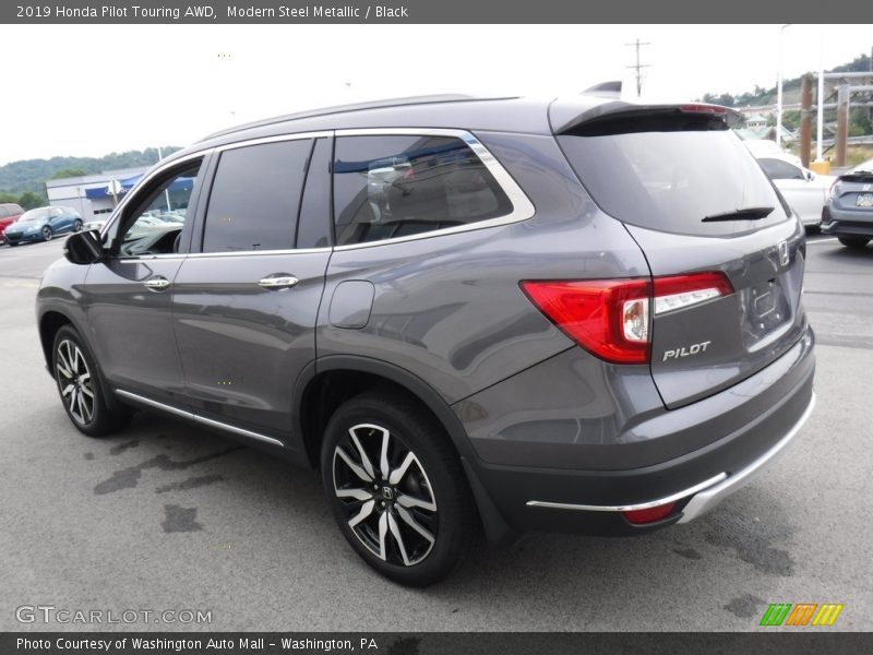 Modern Steel Metallic / Black 2019 Honda Pilot Touring AWD