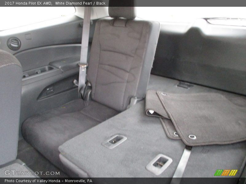 White Diamond Pearl / Black 2017 Honda Pilot EX AWD