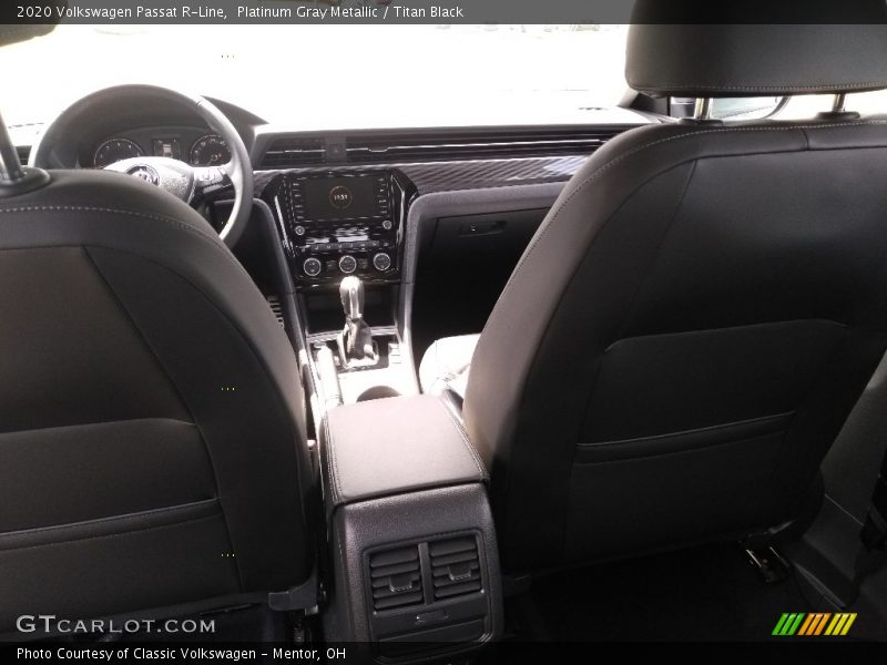 Platinum Gray Metallic / Titan Black 2020 Volkswagen Passat R-Line