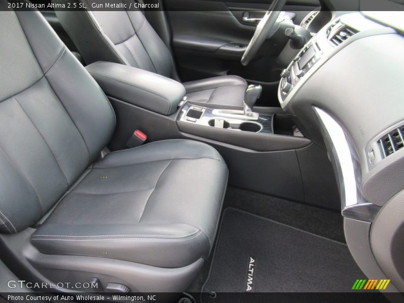 Gun Metallic / Charcoal 2017 Nissan Altima 2.5 SL