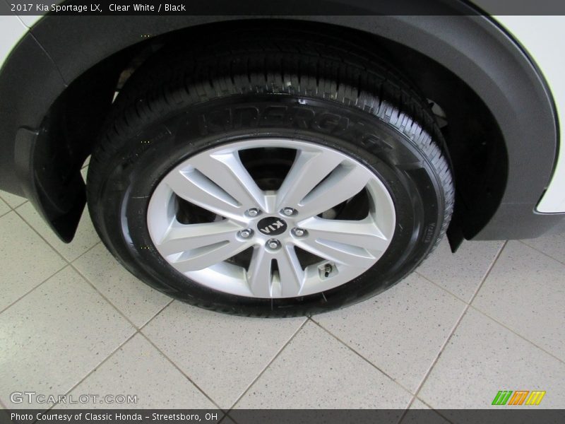 Clear White / Black 2017 Kia Sportage LX