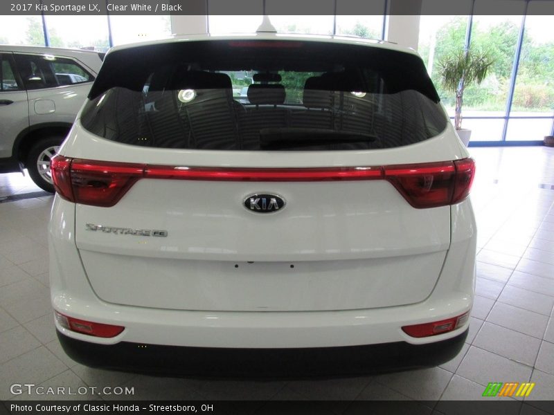 Clear White / Black 2017 Kia Sportage LX