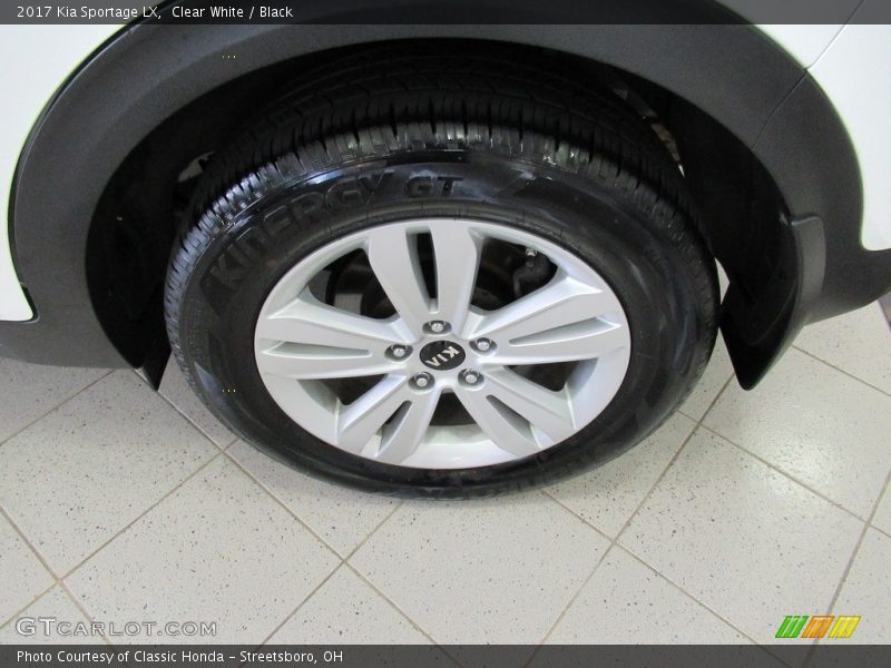 Clear White / Black 2017 Kia Sportage LX
