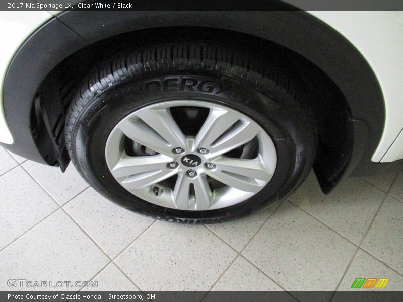 Clear White / Black 2017 Kia Sportage LX