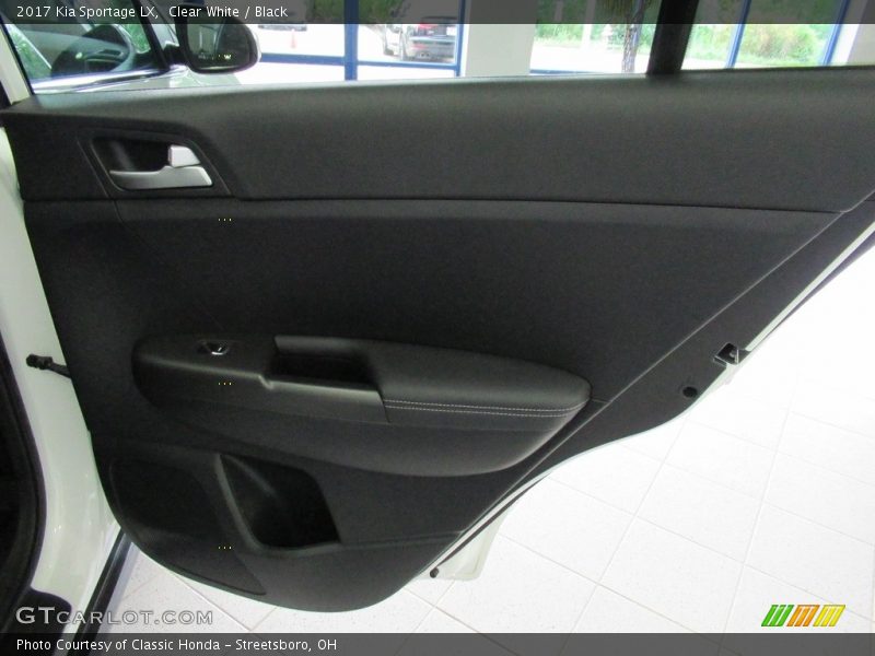Clear White / Black 2017 Kia Sportage LX