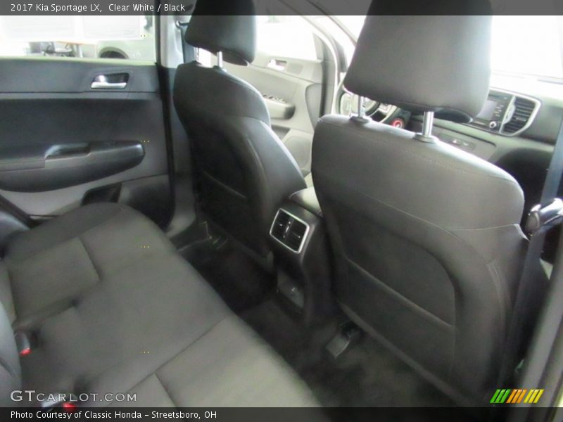 Clear White / Black 2017 Kia Sportage LX