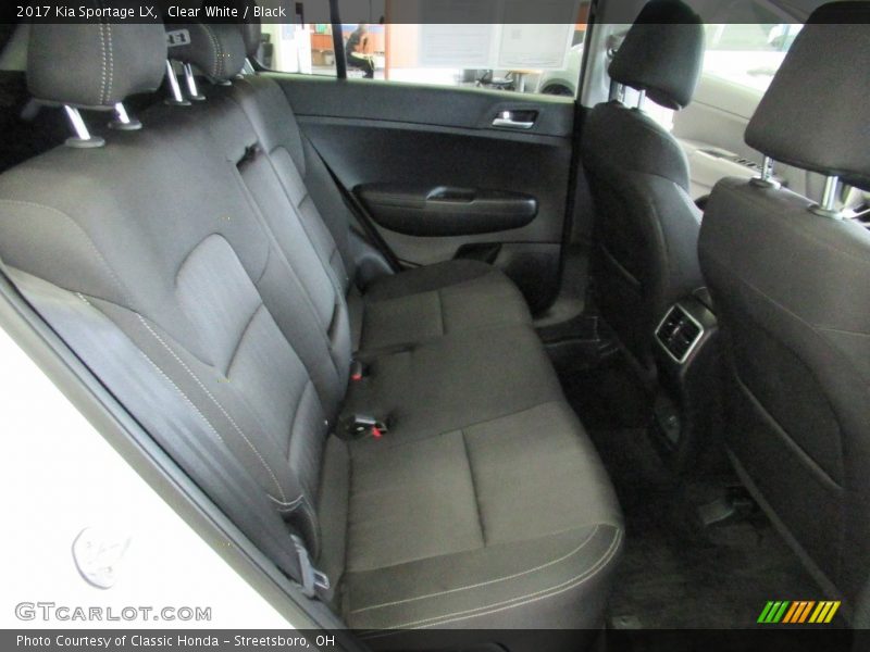 Clear White / Black 2017 Kia Sportage LX