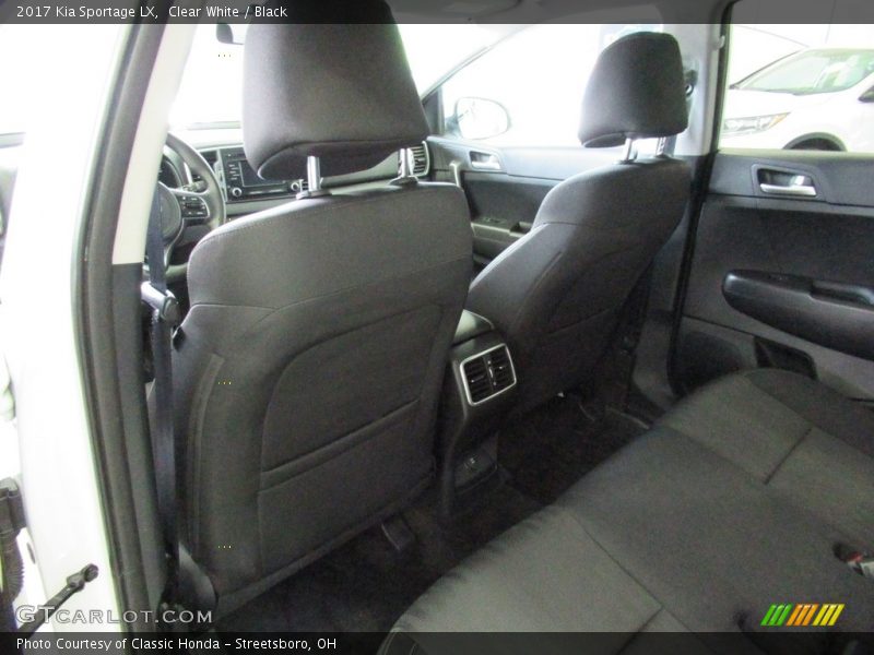 Clear White / Black 2017 Kia Sportage LX