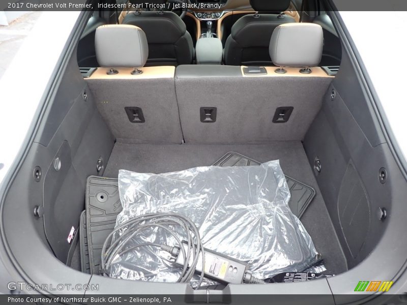 Iridescent Pearl Tricoat / Jet Black/Brandy 2017 Chevrolet Volt Premier