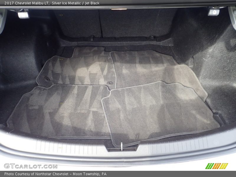 Silver Ice Metallic / Jet Black 2017 Chevrolet Malibu LT