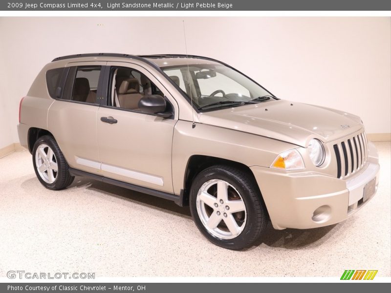 Front 3/4 View of 2009 Compass Limited 4x4