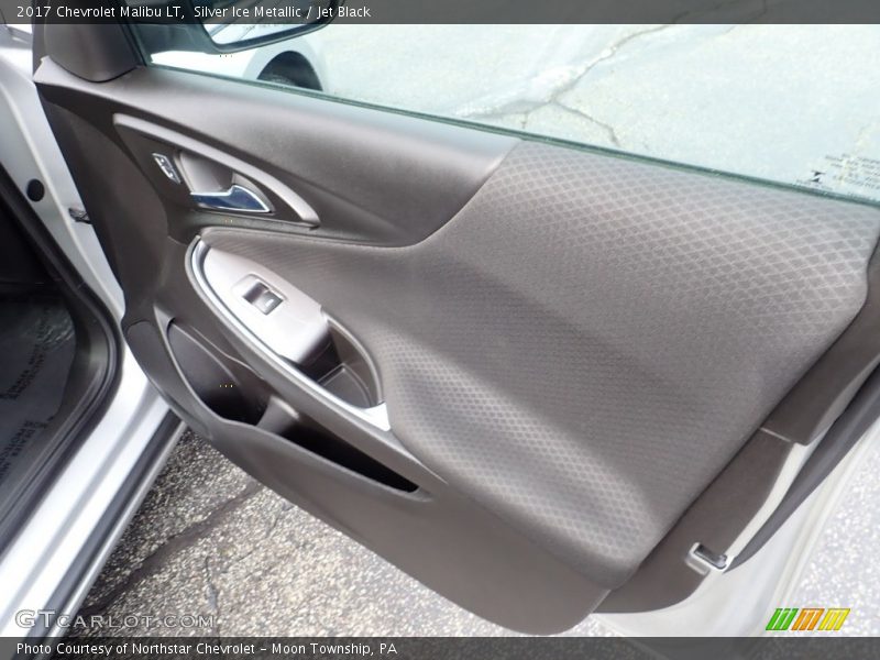Silver Ice Metallic / Jet Black 2017 Chevrolet Malibu LT