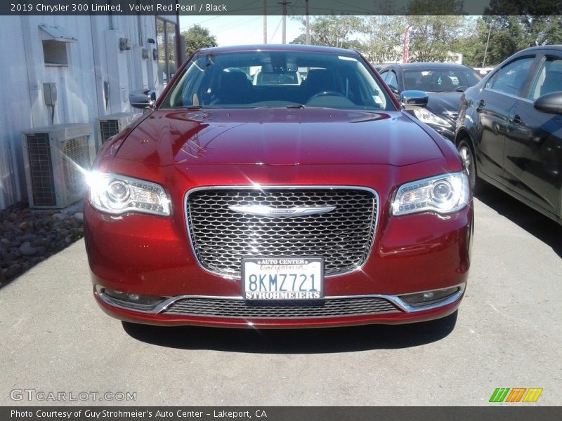 Velvet Red Pearl / Black 2019 Chrysler 300 Limited
