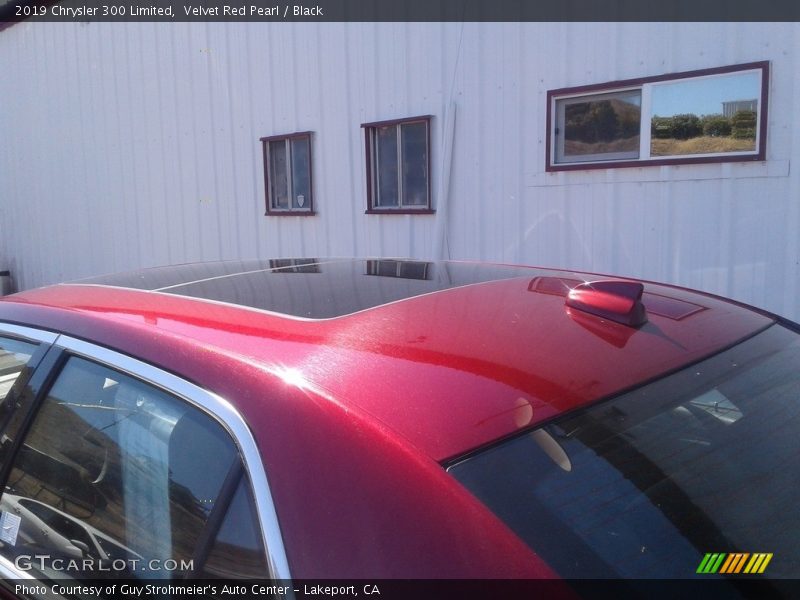 Velvet Red Pearl / Black 2019 Chrysler 300 Limited