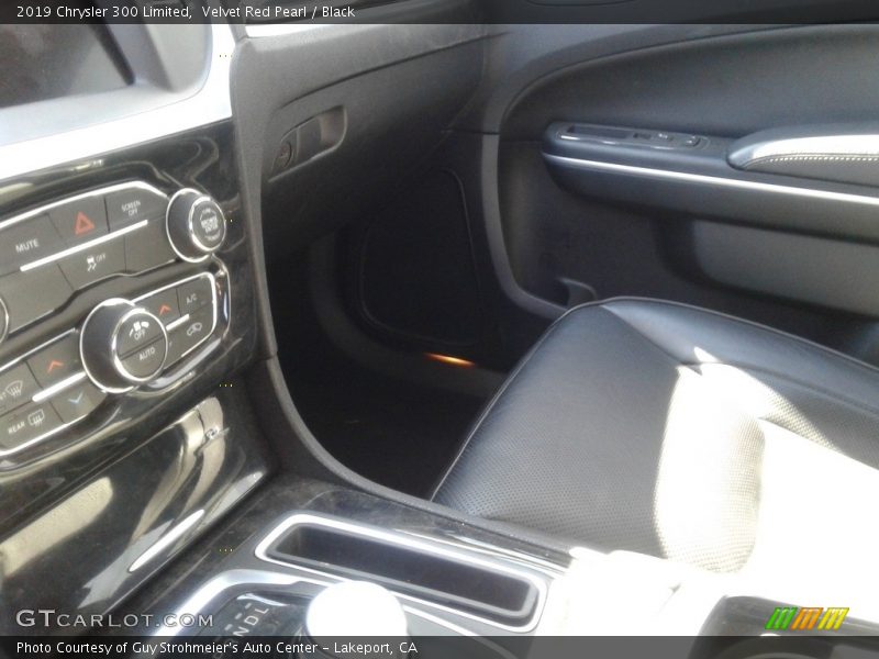 Velvet Red Pearl / Black 2019 Chrysler 300 Limited