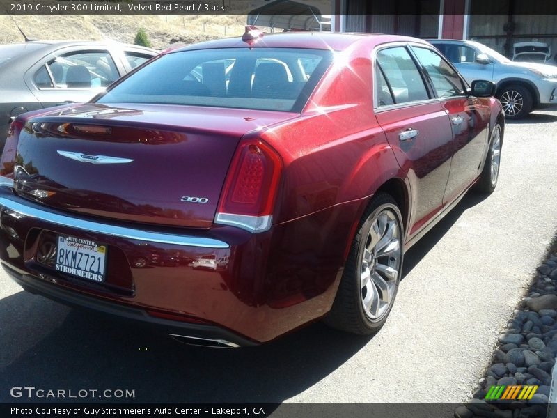 Velvet Red Pearl / Black 2019 Chrysler 300 Limited