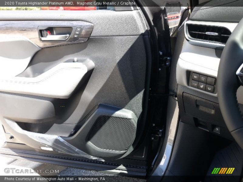 Magnetic Gray Metallic / Graphite 2020 Toyota Highlander Platinum AWD