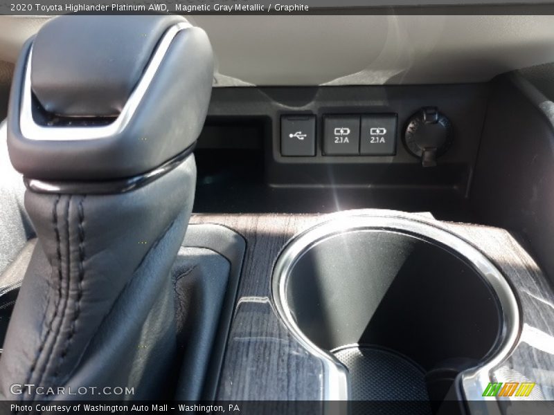 Magnetic Gray Metallic / Graphite 2020 Toyota Highlander Platinum AWD