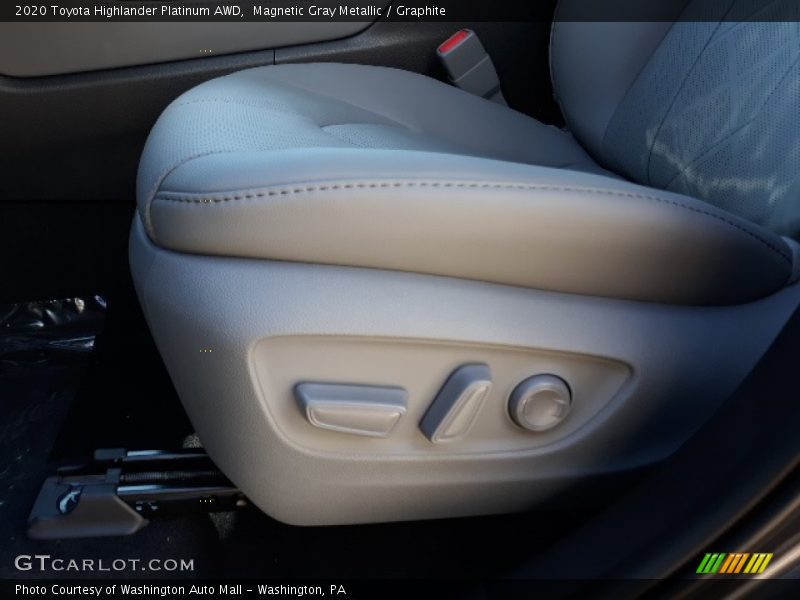 Magnetic Gray Metallic / Graphite 2020 Toyota Highlander Platinum AWD