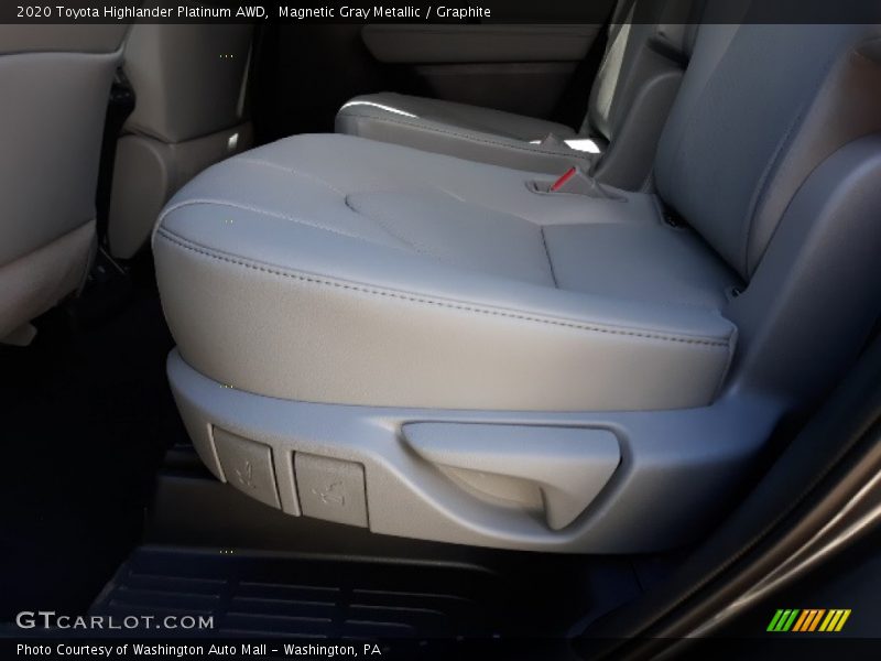 Magnetic Gray Metallic / Graphite 2020 Toyota Highlander Platinum AWD