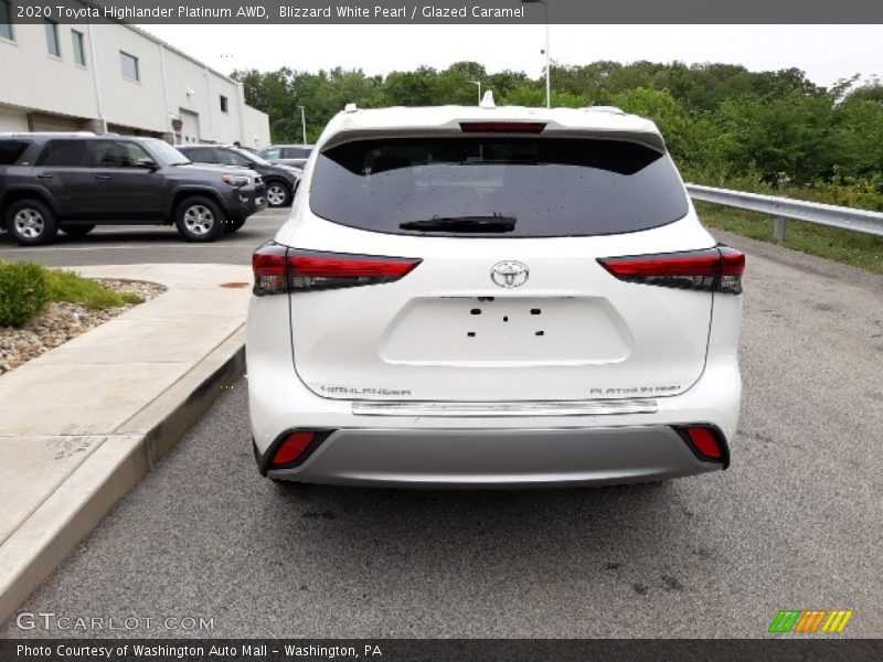 Blizzard White Pearl / Glazed Caramel 2020 Toyota Highlander Platinum AWD