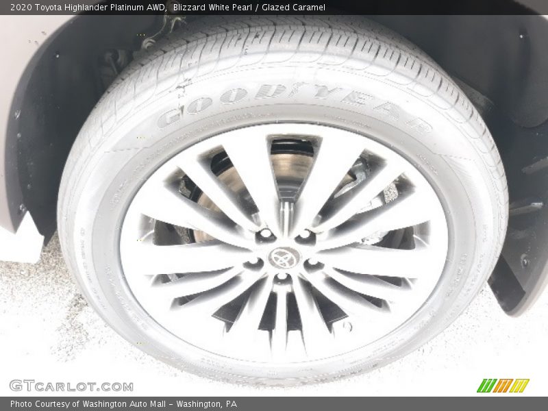 Blizzard White Pearl / Glazed Caramel 2020 Toyota Highlander Platinum AWD