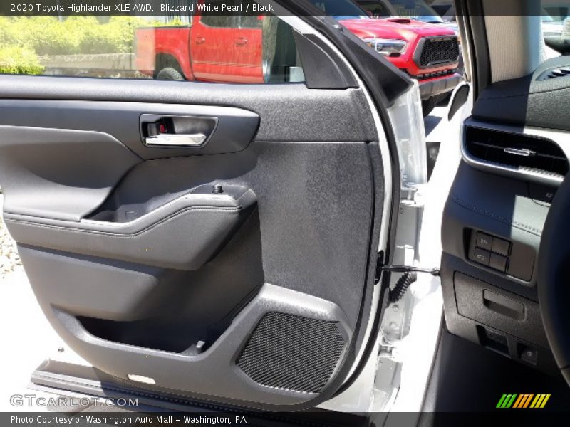 Blizzard White Pearl / Black 2020 Toyota Highlander XLE AWD
