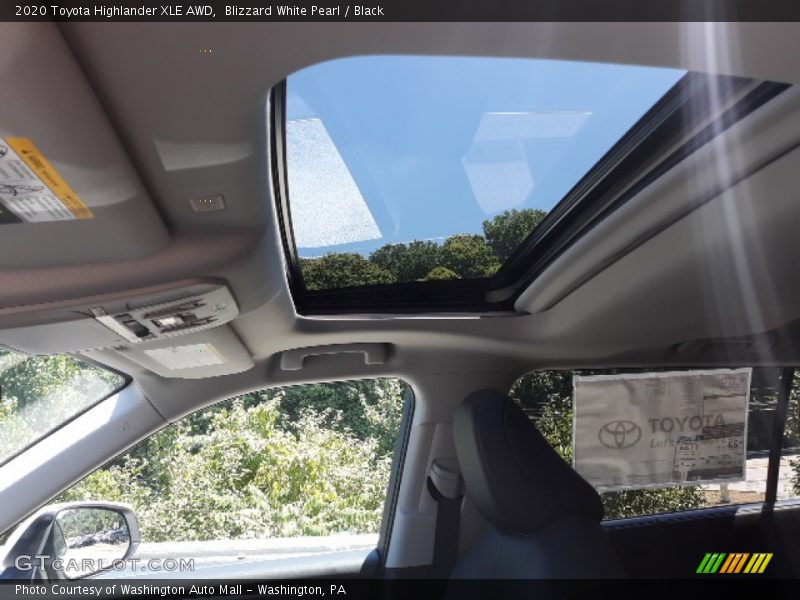 Blizzard White Pearl / Black 2020 Toyota Highlander XLE AWD