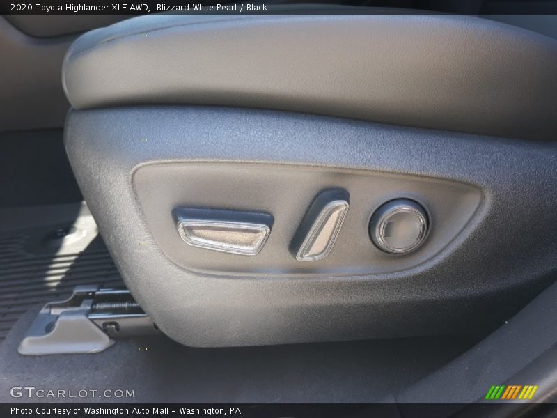 Blizzard White Pearl / Black 2020 Toyota Highlander XLE AWD