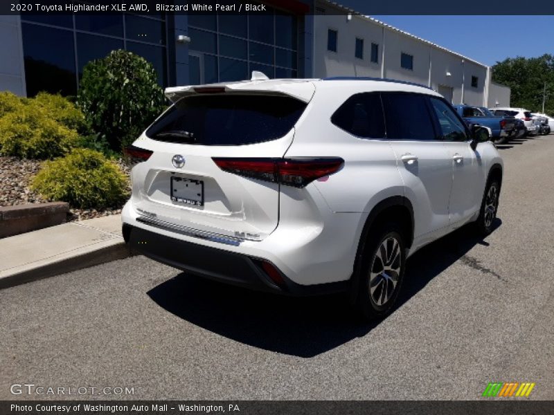 Blizzard White Pearl / Black 2020 Toyota Highlander XLE AWD