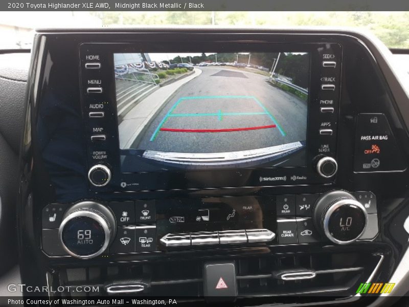 Midnight Black Metallic / Black 2020 Toyota Highlander XLE AWD