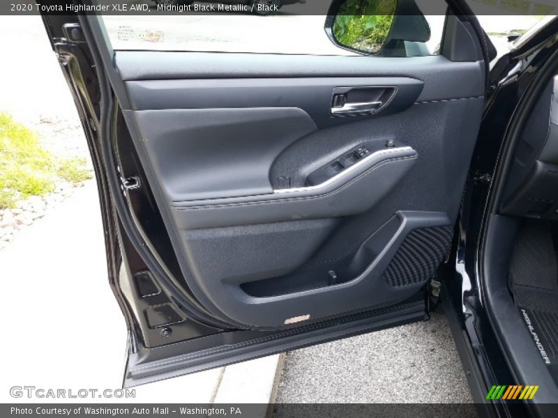 Midnight Black Metallic / Black 2020 Toyota Highlander XLE AWD