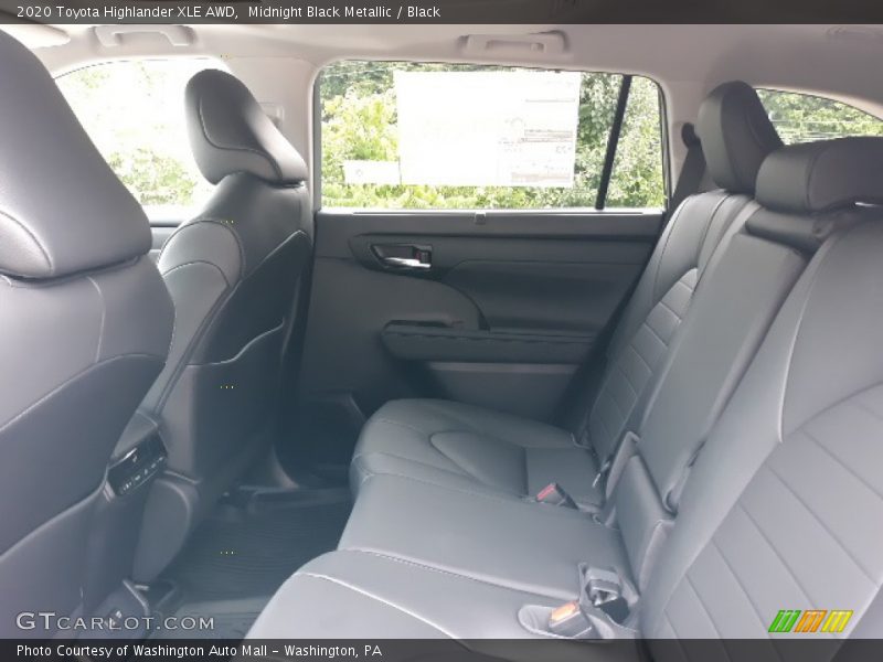 Midnight Black Metallic / Black 2020 Toyota Highlander XLE AWD