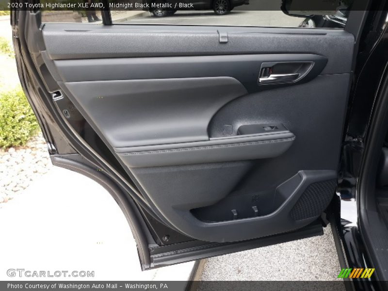 Midnight Black Metallic / Black 2020 Toyota Highlander XLE AWD