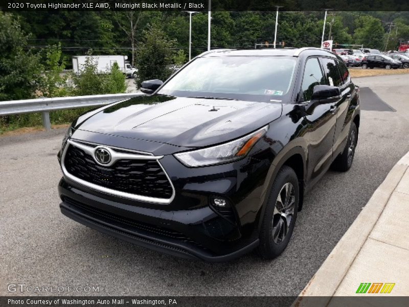 Midnight Black Metallic / Black 2020 Toyota Highlander XLE AWD