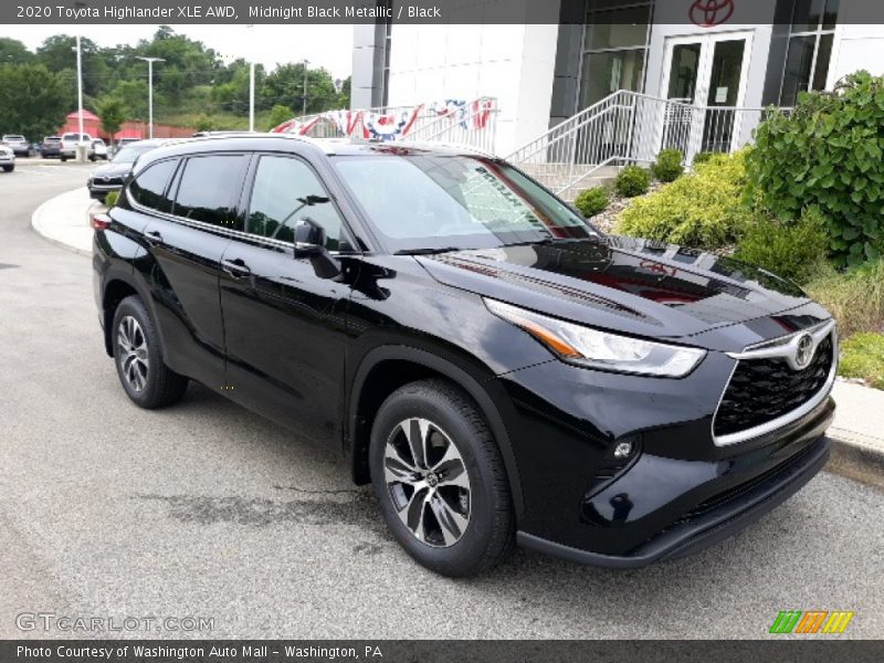 Midnight Black Metallic / Black 2020 Toyota Highlander XLE AWD