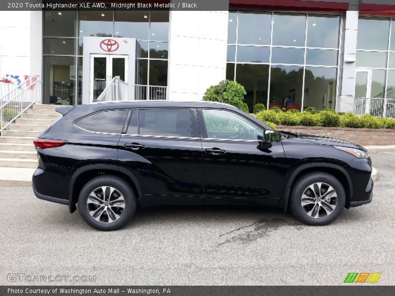 Midnight Black Metallic / Black 2020 Toyota Highlander XLE AWD