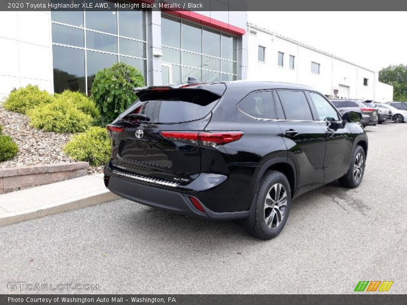 Midnight Black Metallic / Black 2020 Toyota Highlander XLE AWD