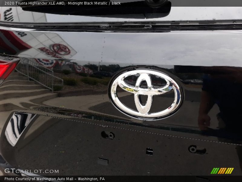 Midnight Black Metallic / Black 2020 Toyota Highlander XLE AWD