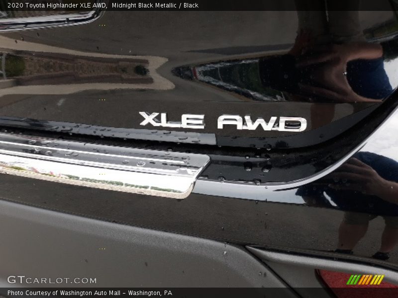 Midnight Black Metallic / Black 2020 Toyota Highlander XLE AWD