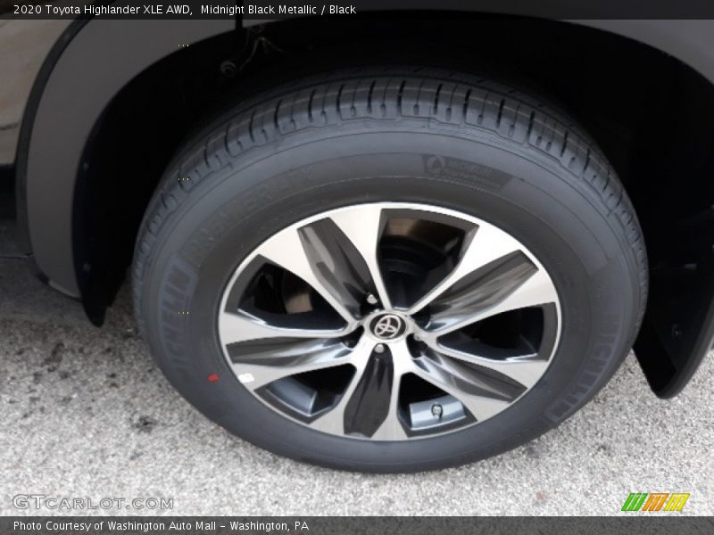 Midnight Black Metallic / Black 2020 Toyota Highlander XLE AWD