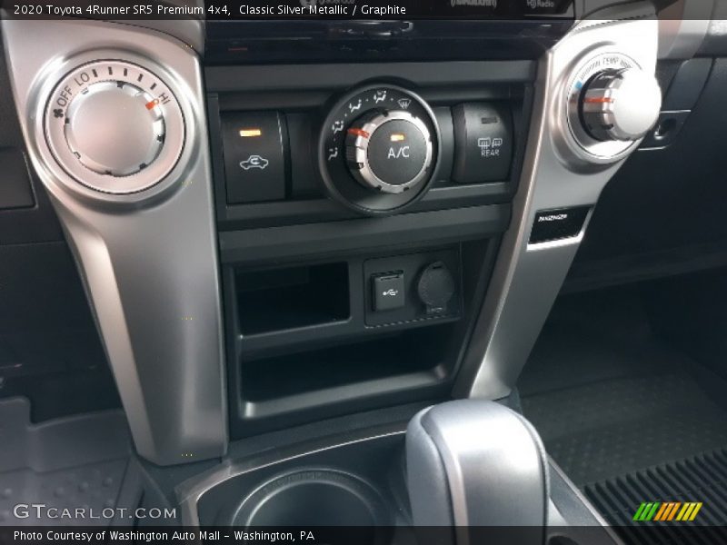 Classic Silver Metallic / Graphite 2020 Toyota 4Runner SR5 Premium 4x4