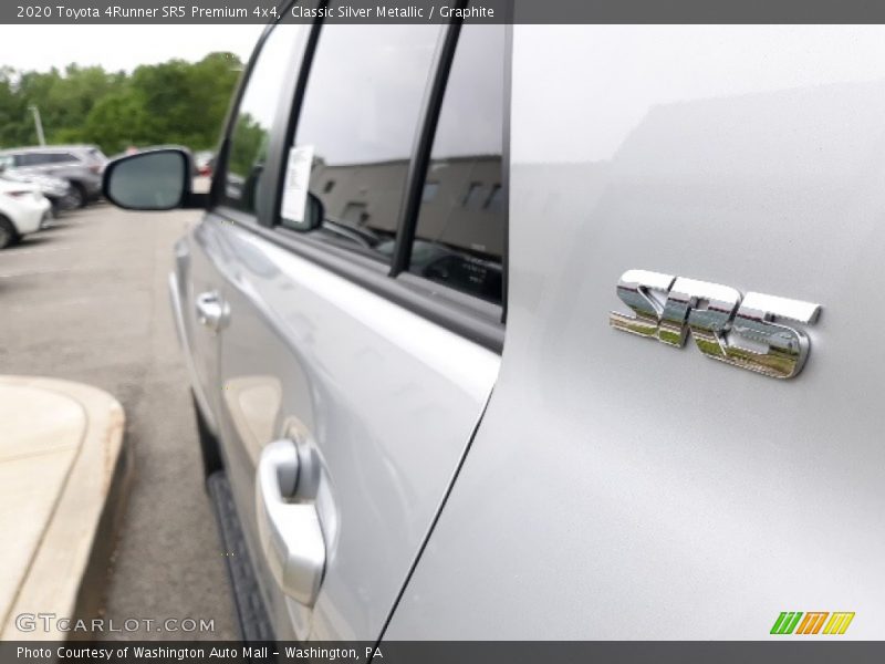 Classic Silver Metallic / Graphite 2020 Toyota 4Runner SR5 Premium 4x4