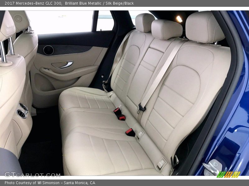 Brilliant Blue Metallic / Silk Beige/Black 2017 Mercedes-Benz GLC 300