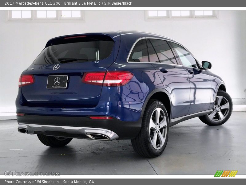 Brilliant Blue Metallic / Silk Beige/Black 2017 Mercedes-Benz GLC 300