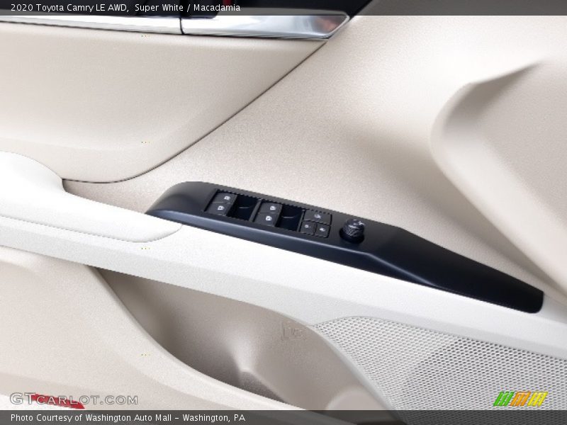 Super White / Macadamia 2020 Toyota Camry LE AWD