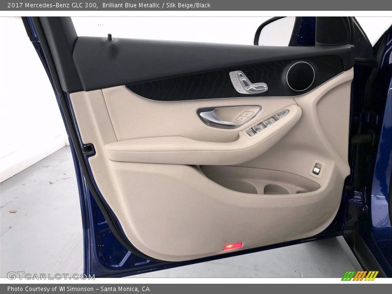Brilliant Blue Metallic / Silk Beige/Black 2017 Mercedes-Benz GLC 300