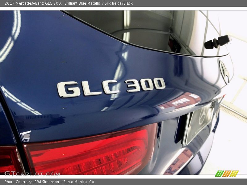 Brilliant Blue Metallic / Silk Beige/Black 2017 Mercedes-Benz GLC 300